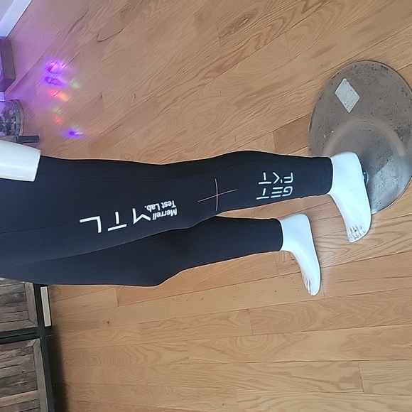 Merrell Tank Top And Tight Set - Picture 4 of 16